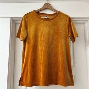 Velvet Old Navy T-Shirt in Gold/Mustard